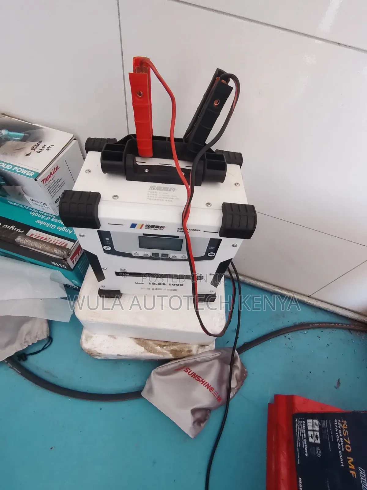 Standard and Strong Charging Nodes Car Battery Charger Sunshine Italy