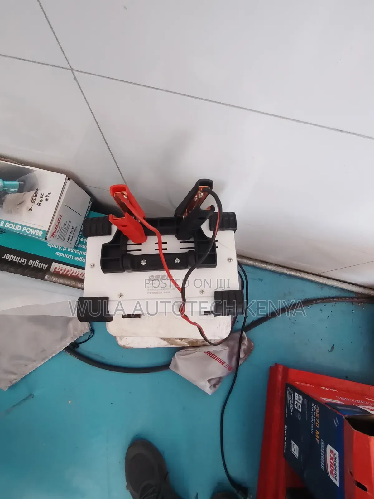 Standard and Strong Charging Nodes Car Battery Charger Sunshine Italy