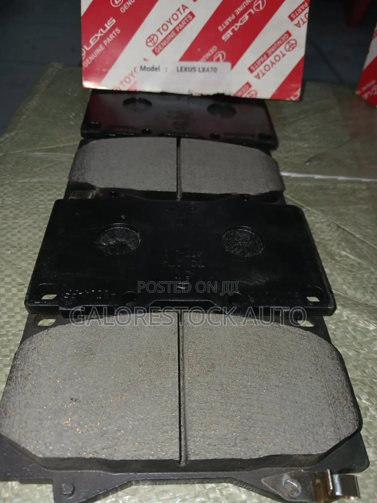 TOYOTA  LandCruiser 100,LX470,FZJ100,HZJ105,HDJ100,Front Brake Pads