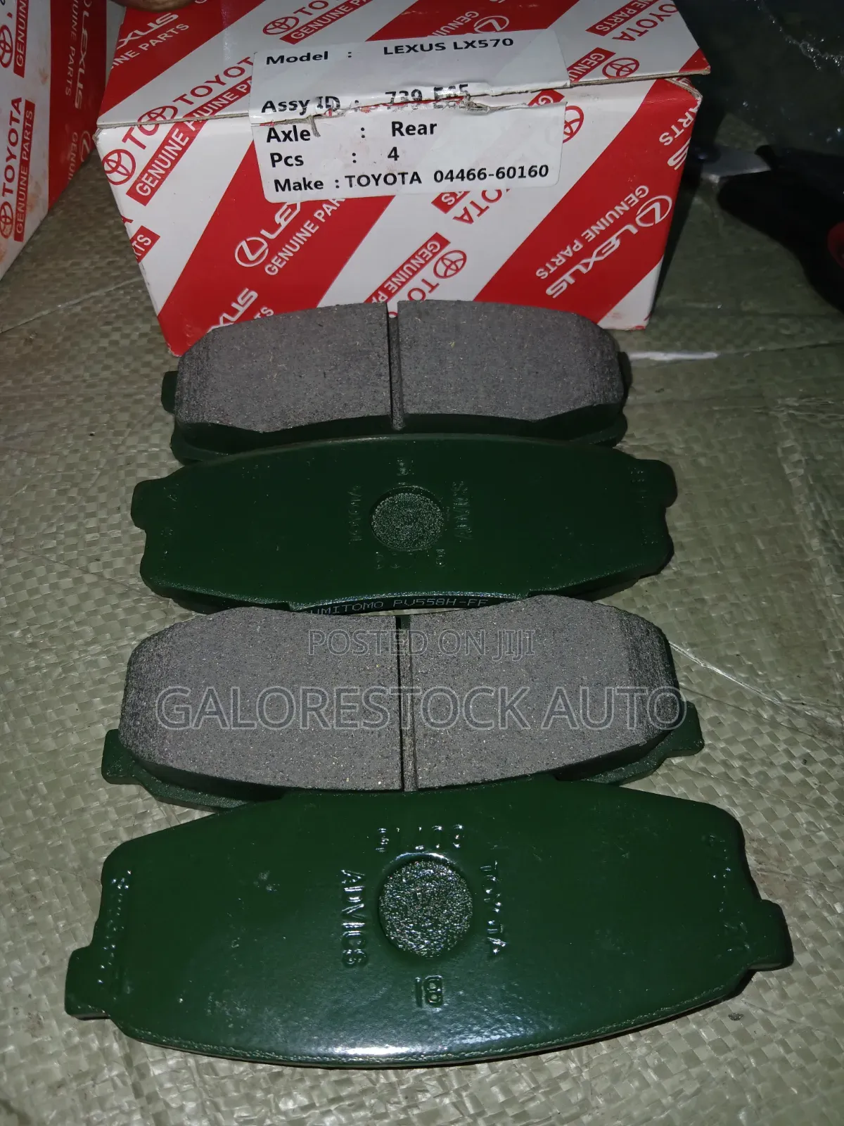 Toyota Genuine 04466-60160  Rear Breakpads