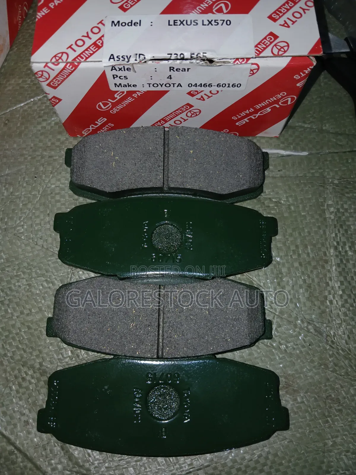 Toyota Genuine 04466-60160  Rear Breakpads