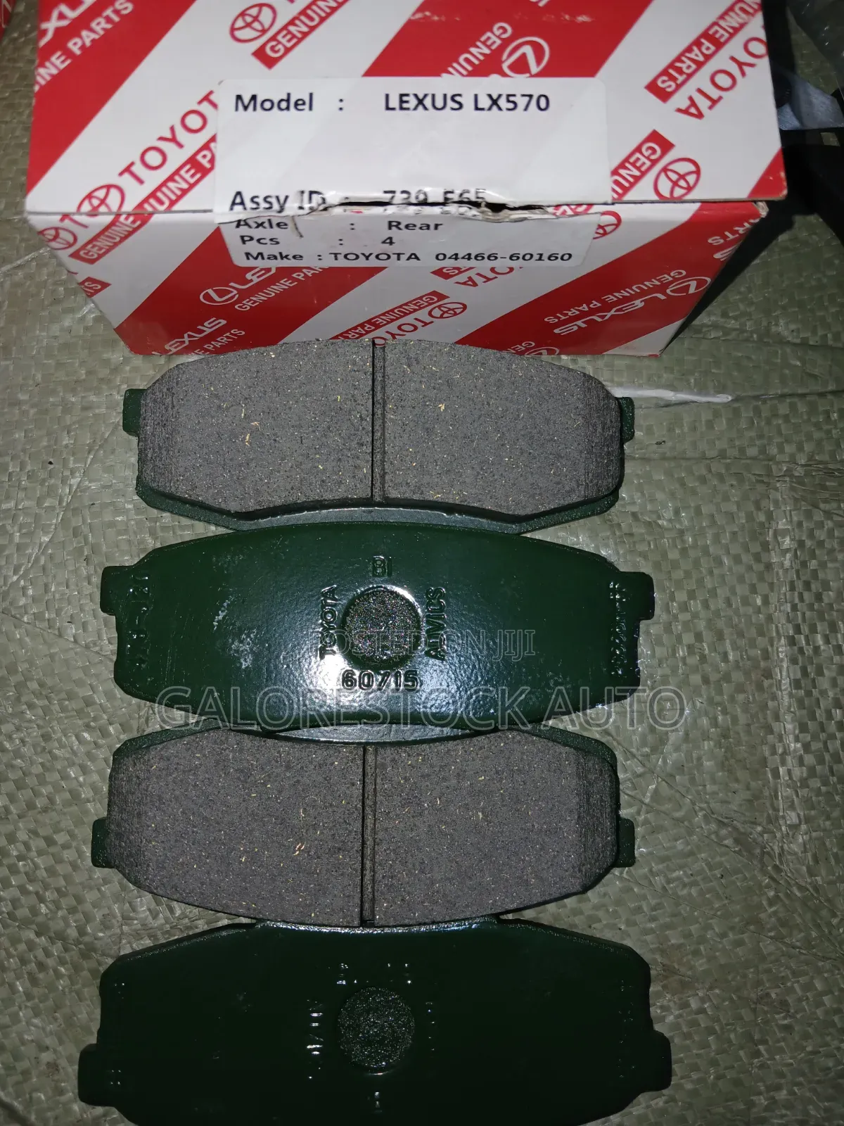 Toyota Genuine 04466-60160  Rear Breakpads
