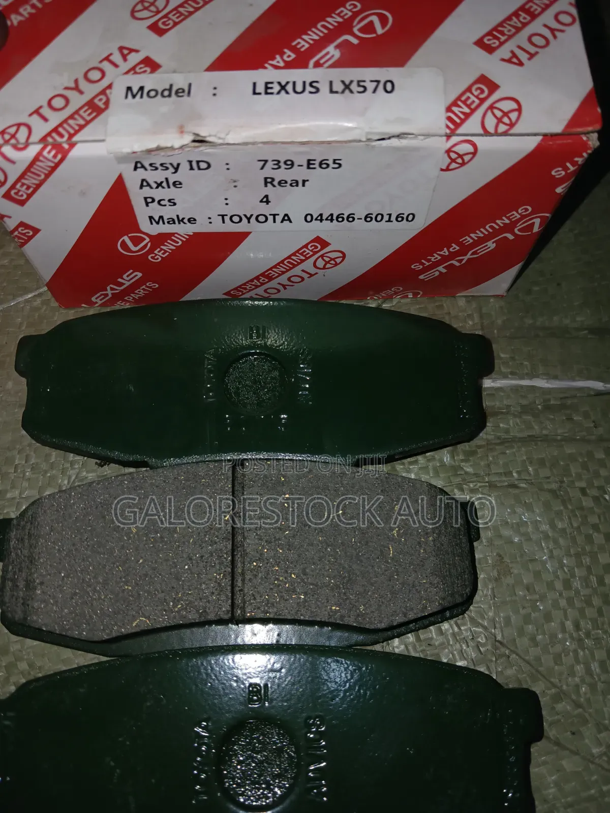 Toyota  Genuine  04466-60160 Rear Breakpads
