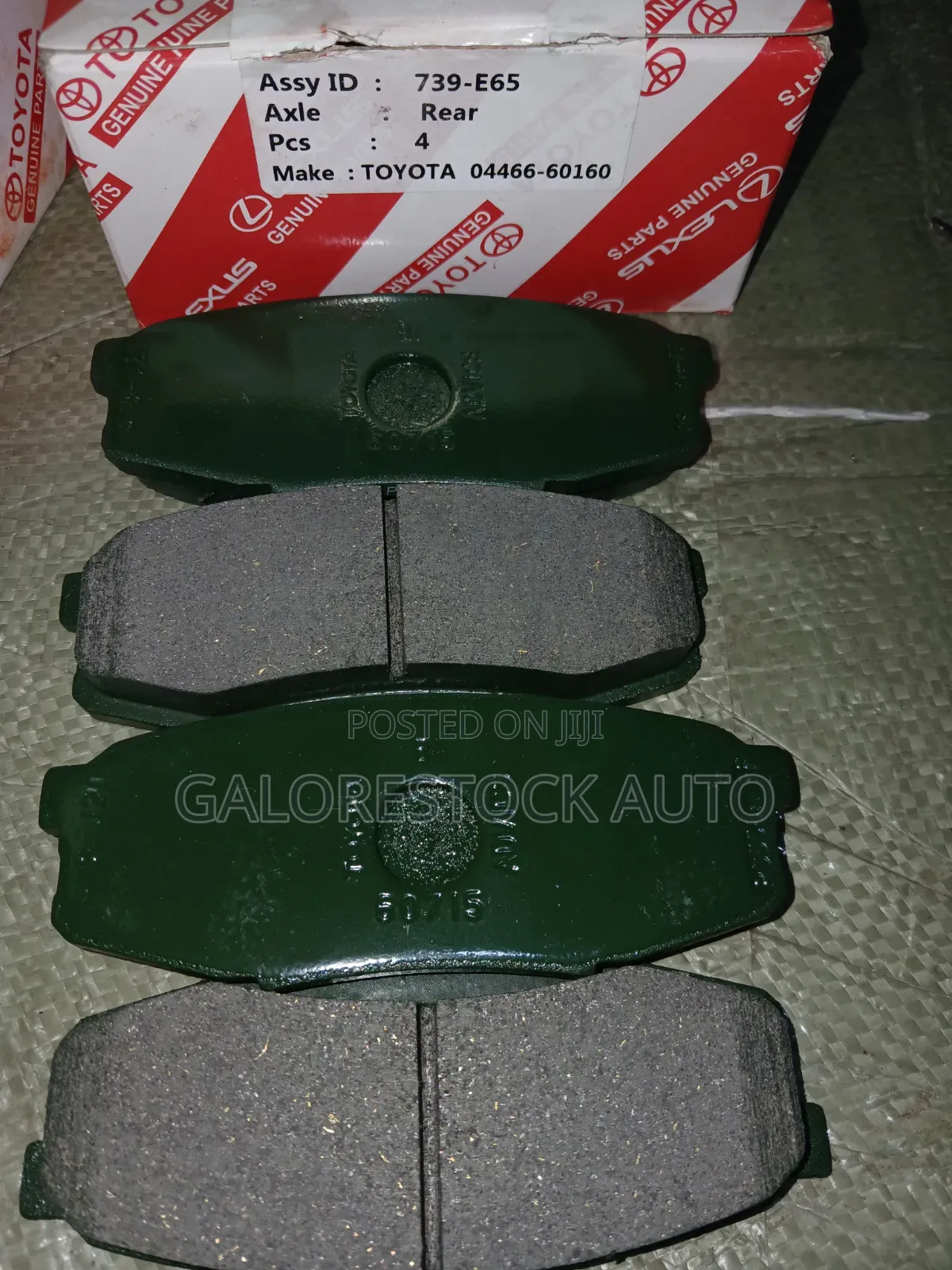 Toyota  Genuine  04466-60160 Rear Breakpads