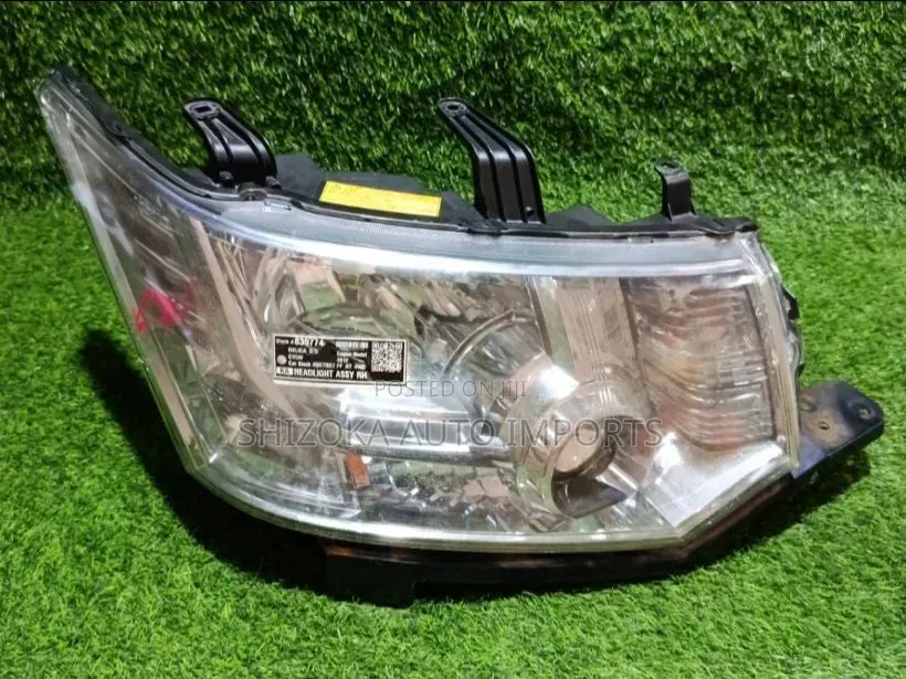 Headlight Assy Rh Mitsubishi Delica_d:5 Cv5w 2010
