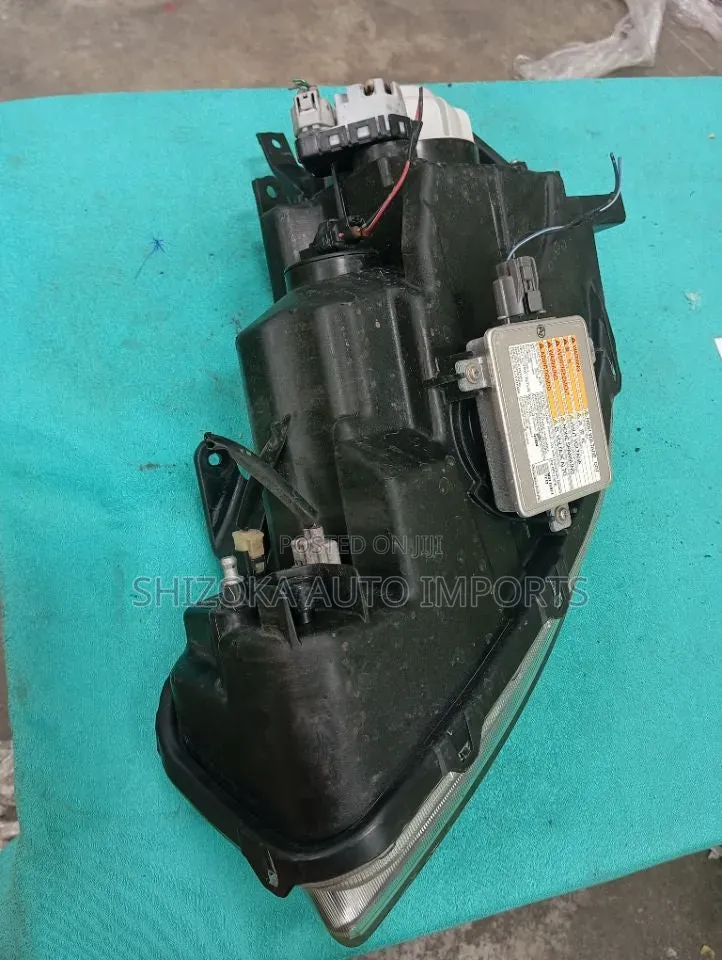 Headlight Assy Rh Xenon Suzuki Sx4 Sedan Yc11s 2010