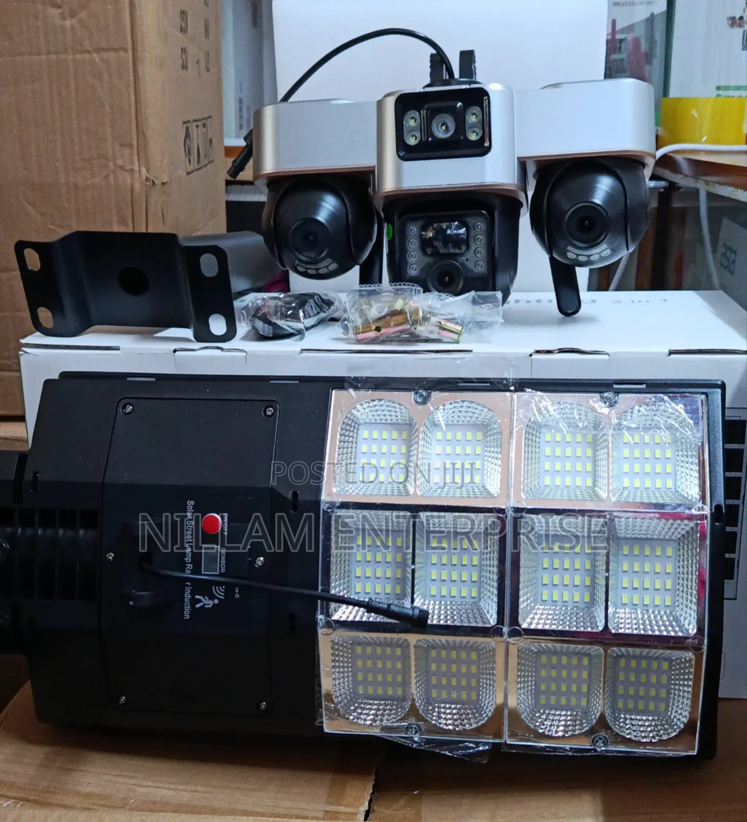 2-in-1 Solar Street Light With AI Triple Lens Solar Camera