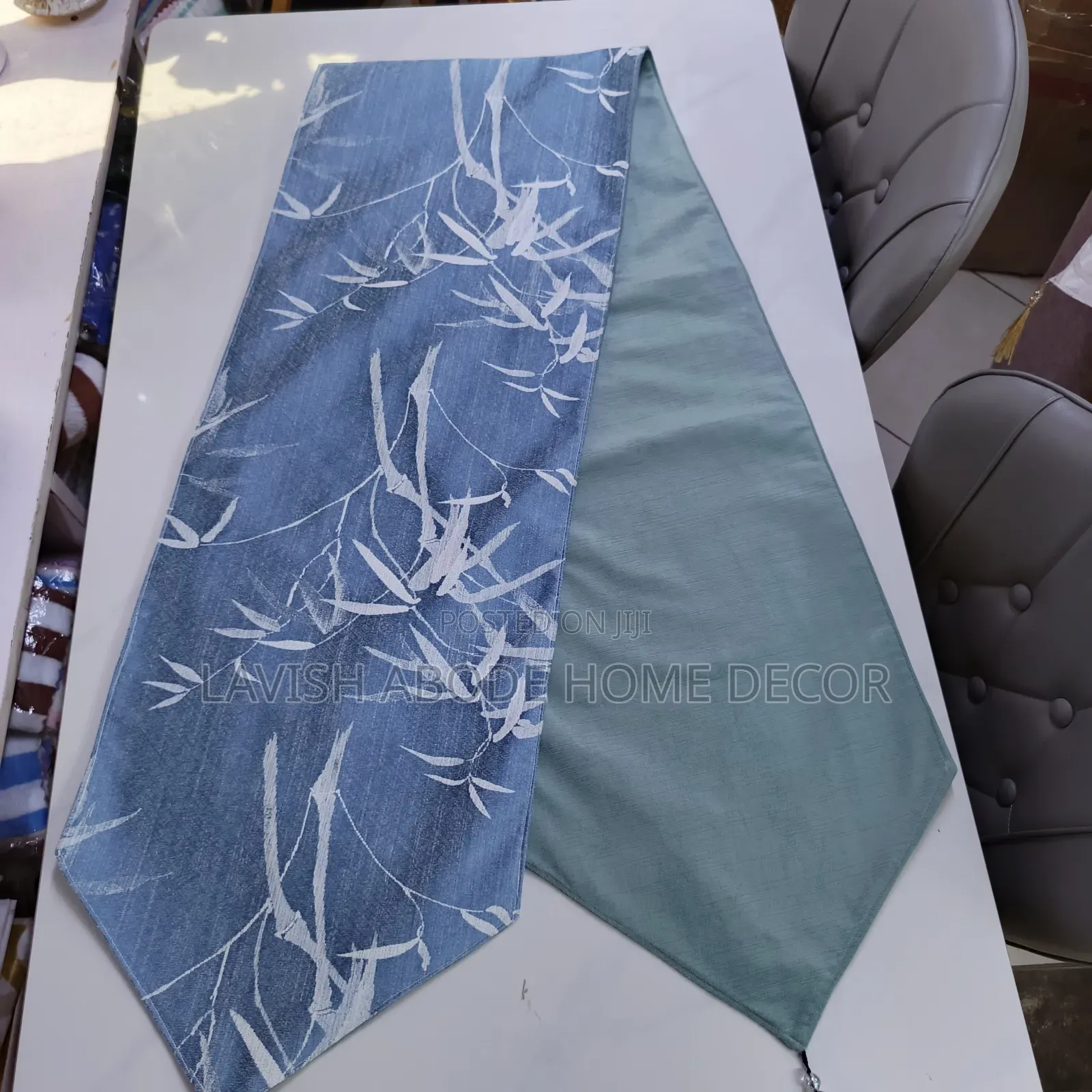 Blue Floral Decorative Table Runner – Elegant Table Décor