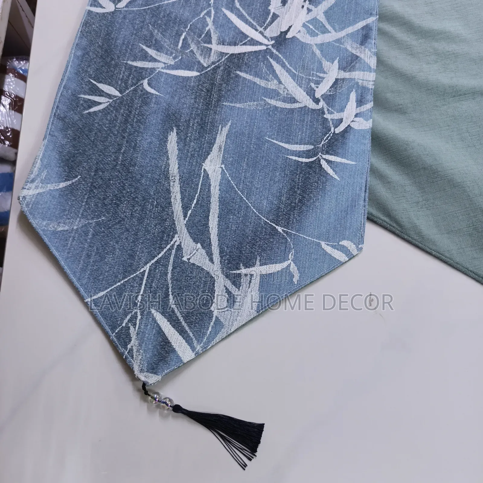 Blue Floral Decorative Table Runner – Elegant Table Décor