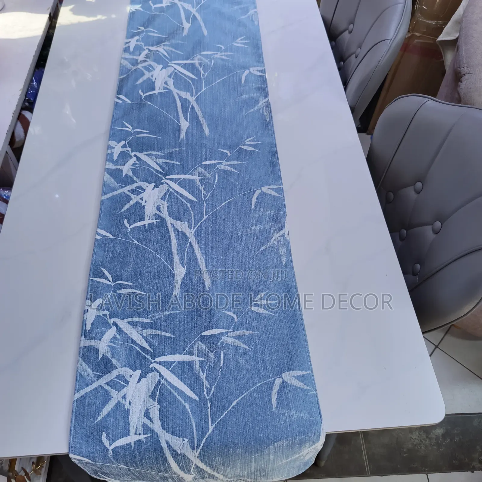Blue Floral Decorative Table Runner – Elegant Table Décor