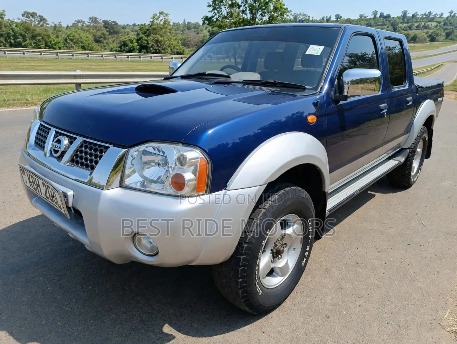 Nissan Hardbody 2011 Blue