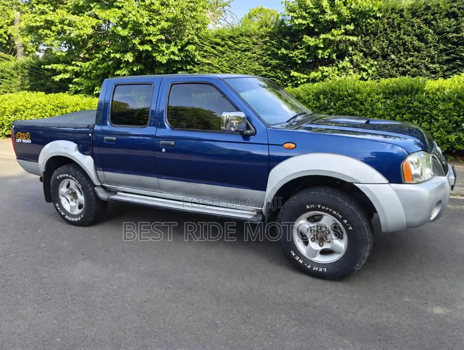 Nissan Hardbody 2011 Blue