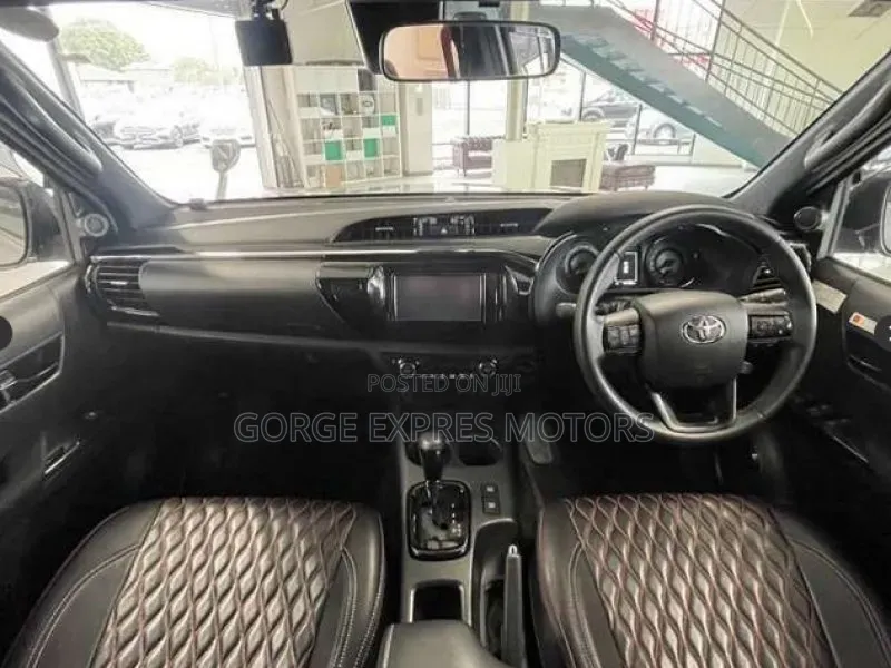 Toyota Hilux 2020 Silver