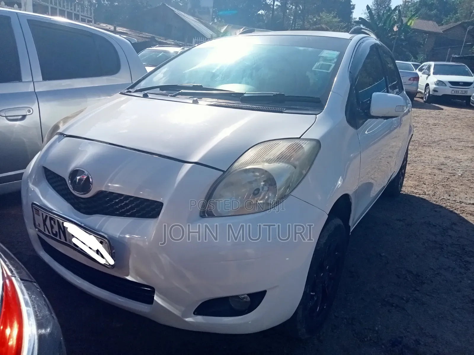 Toyota Vitz 2010 White