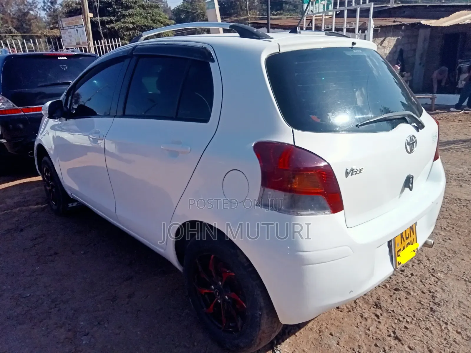 Toyota Vitz 2010 White