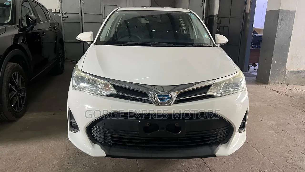 Toyota Corolla Fielder 2018 White