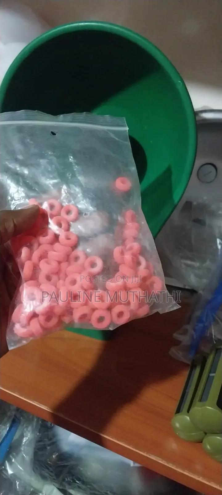 Elastrator/Rubber Ring Applicator and Rubber Ring