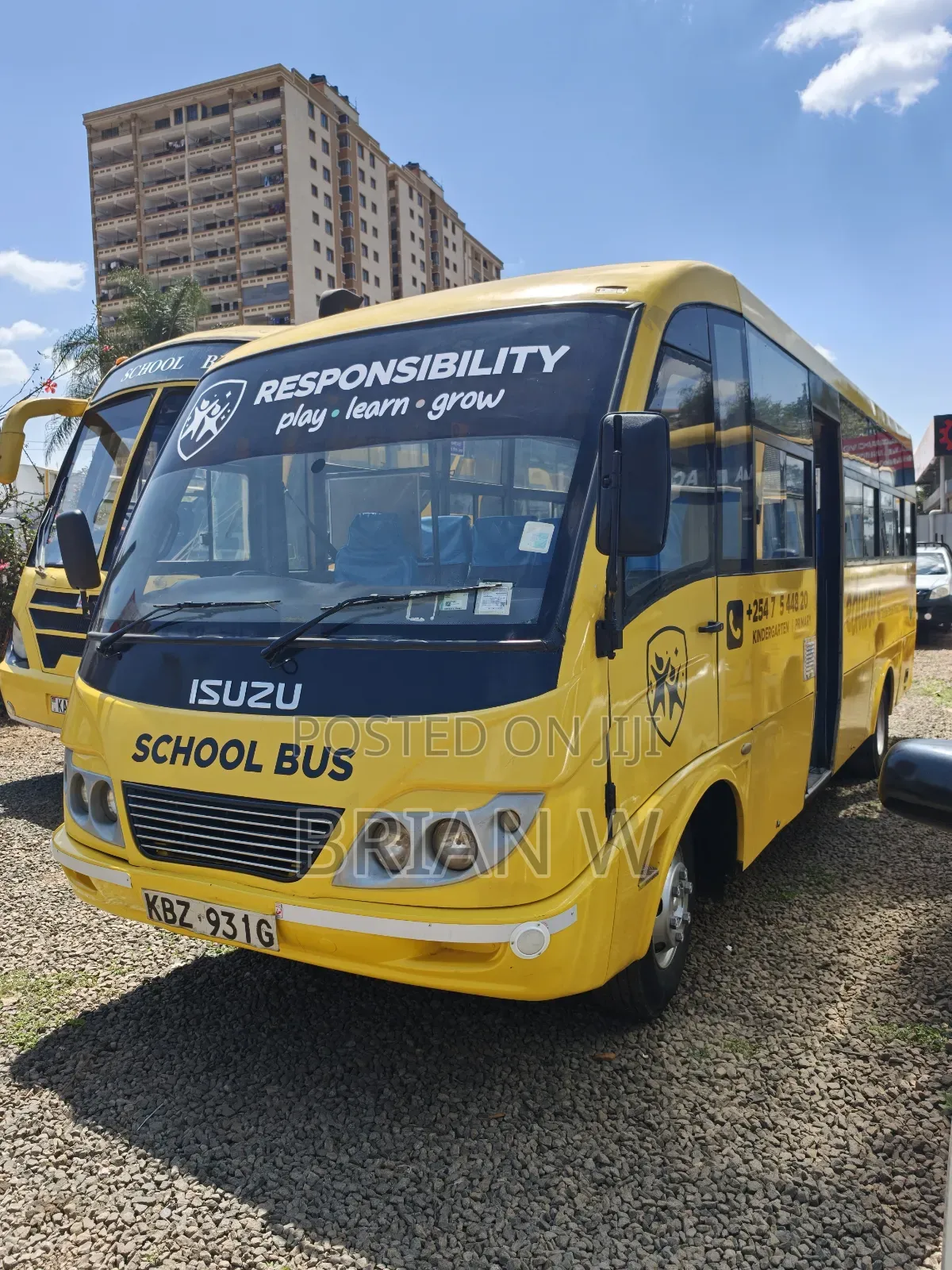 Isuzu NQR 2014 Yellow