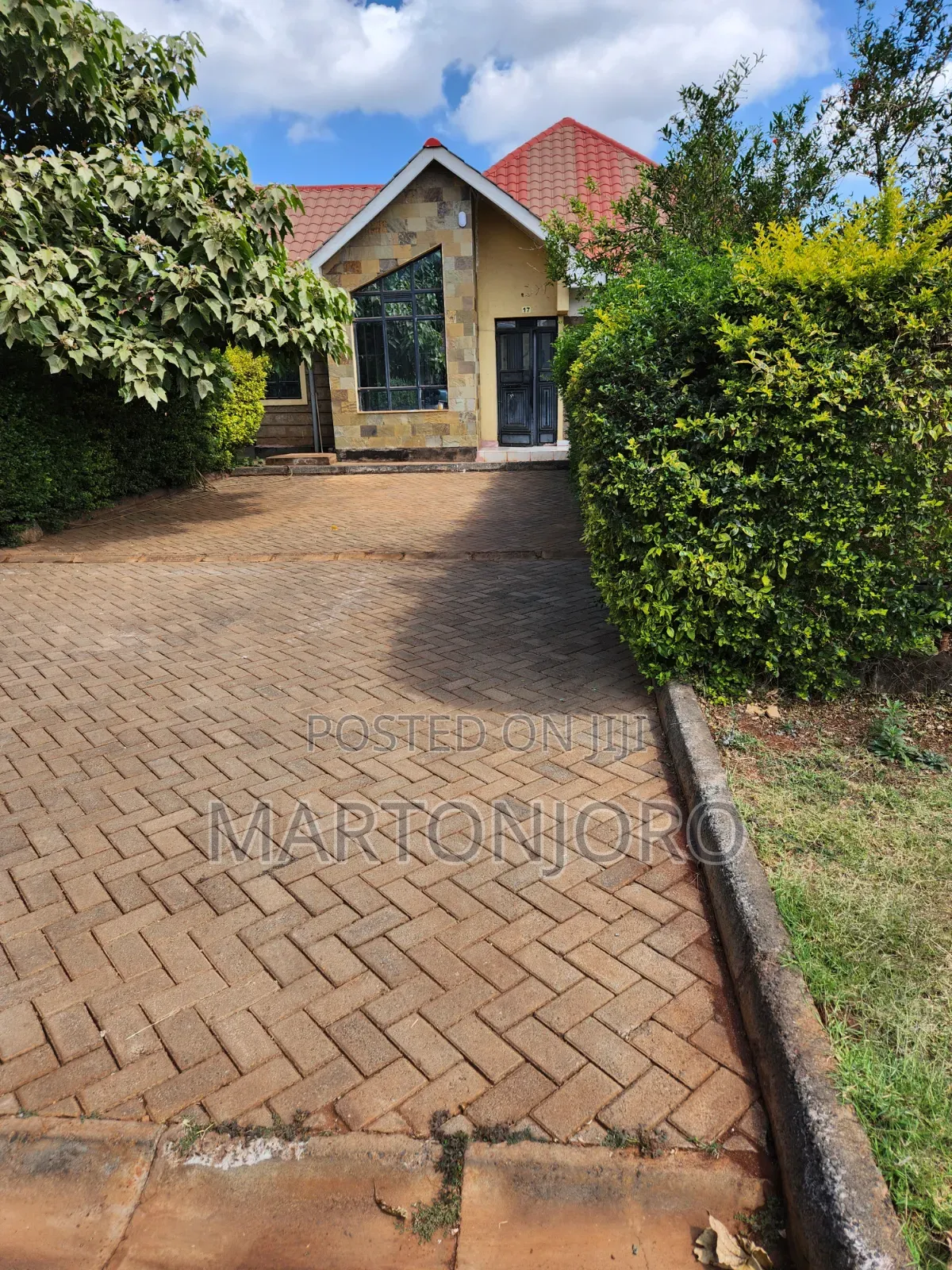 Furnished 4bdrm Bungalow in Kenyatta Road for sale