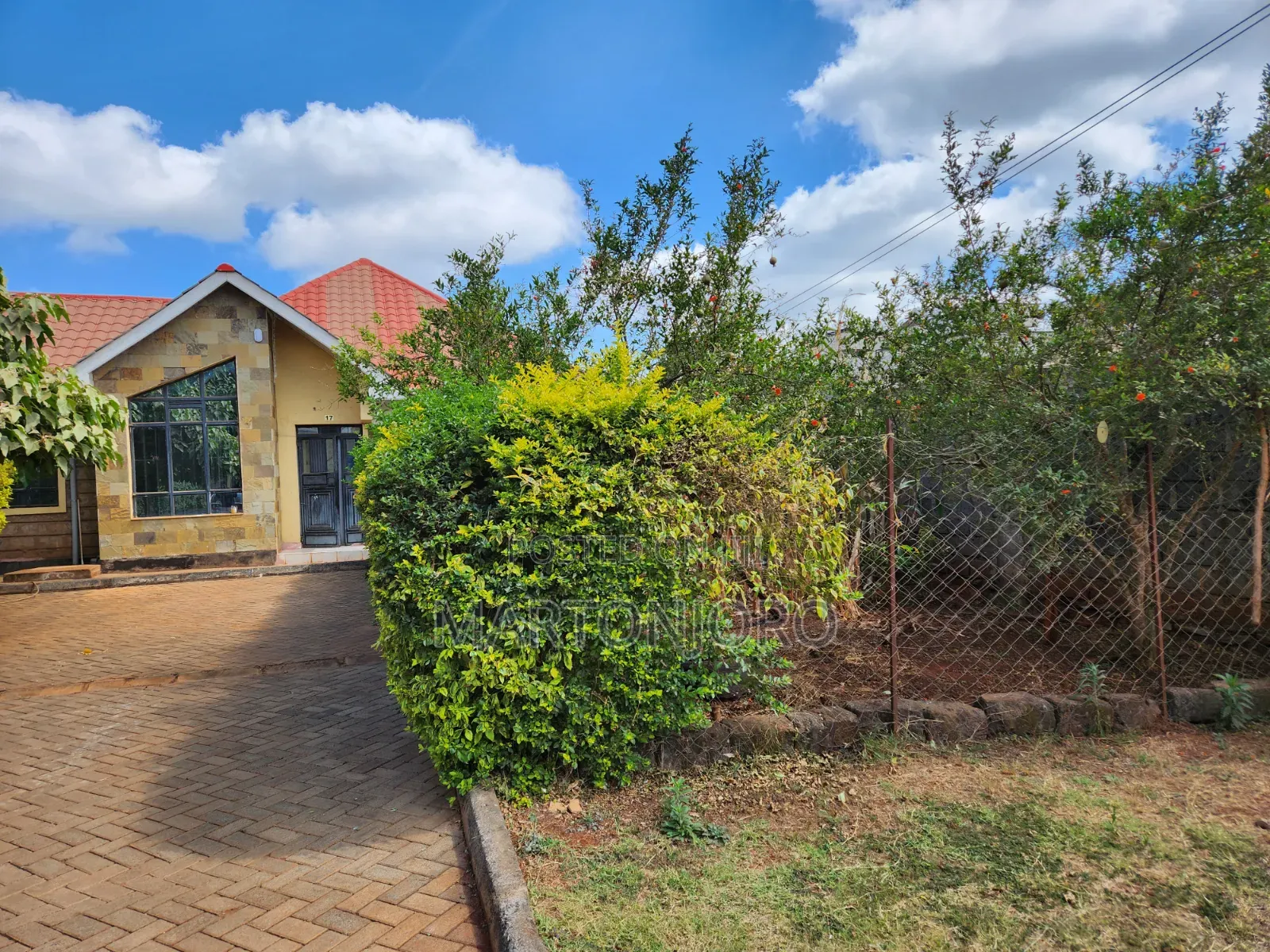 Furnished 4bdrm Bungalow in Kenyatta Road for sale