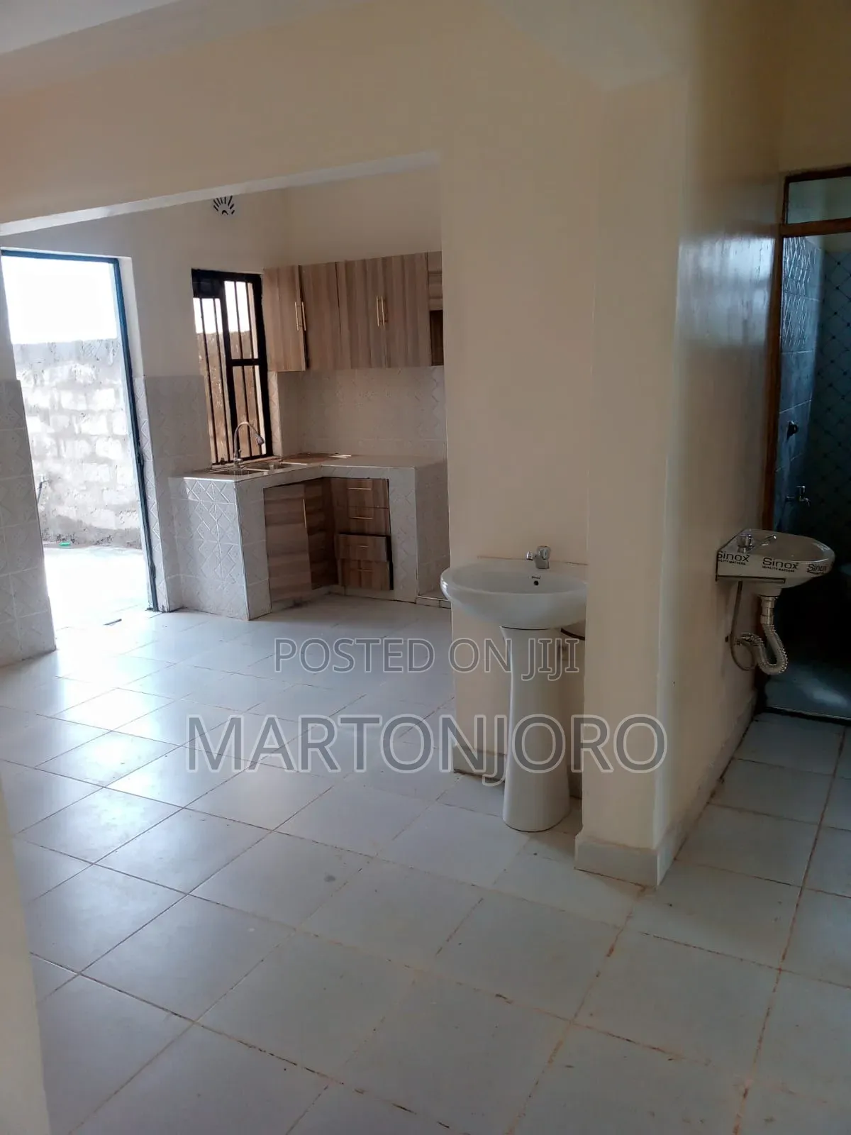 Furnished 4bdrm Bungalow in Kenyatta Road for sale