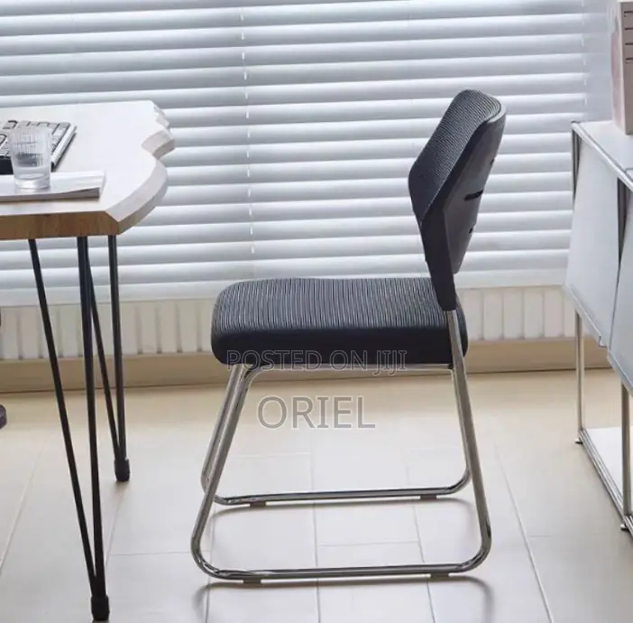 Office Chair : Medium Back Sled Base Office Visitor Chair
