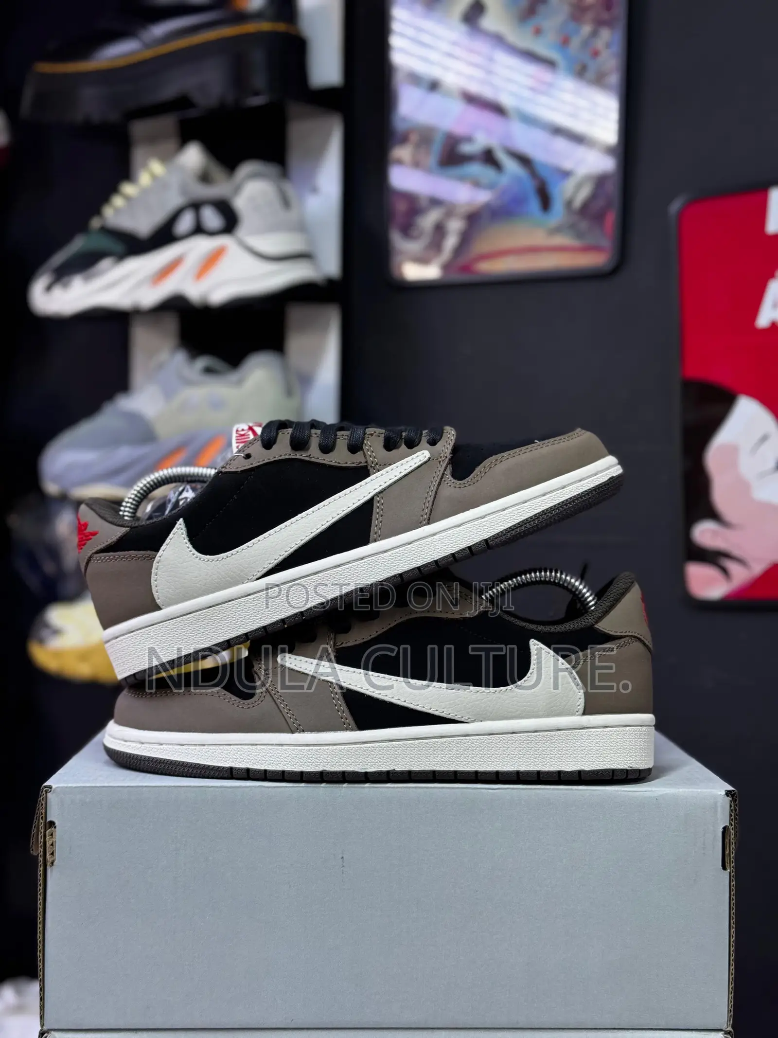Travis Scott Dark Mocha