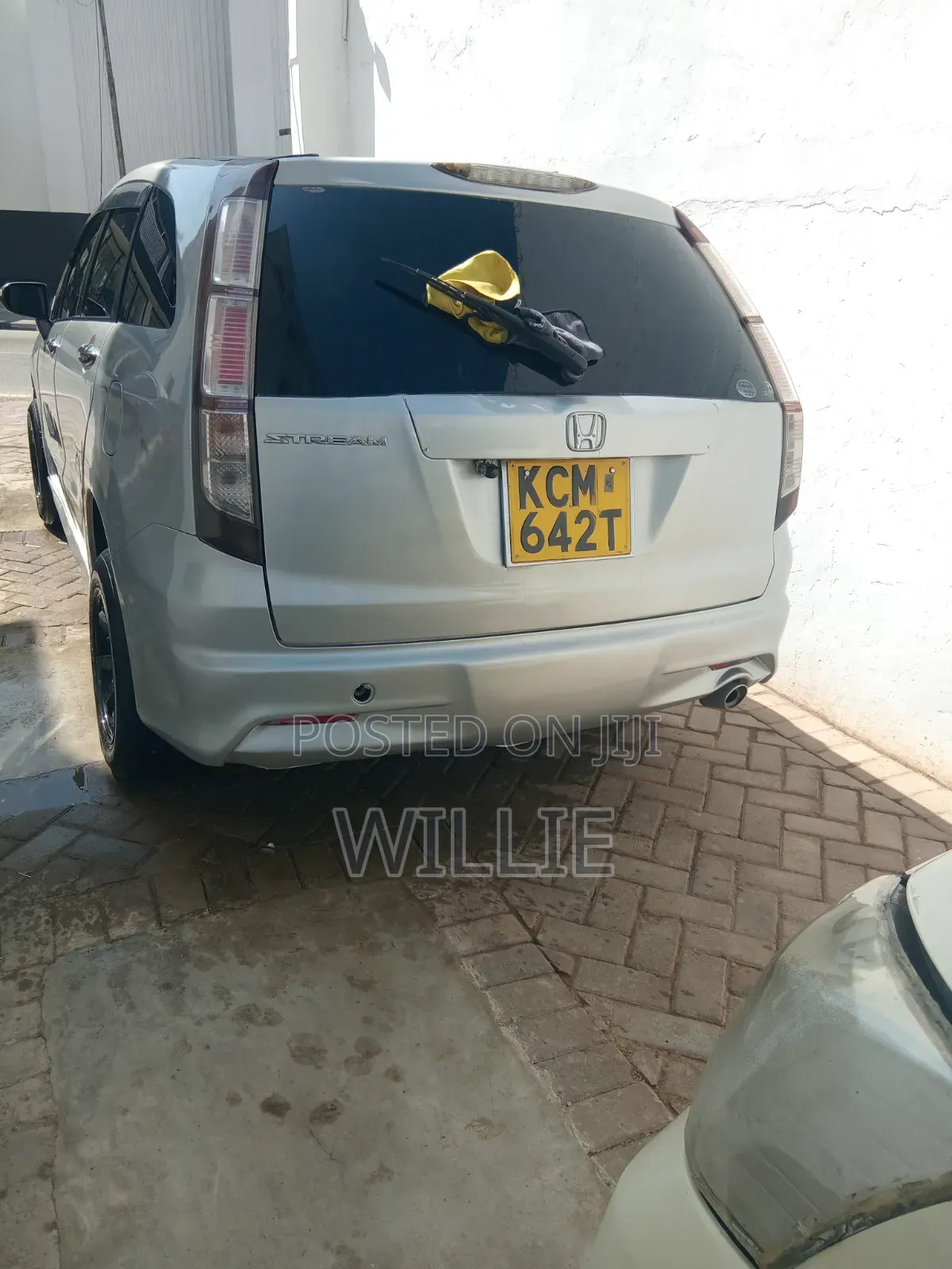 Honda Stream 2010 Silver