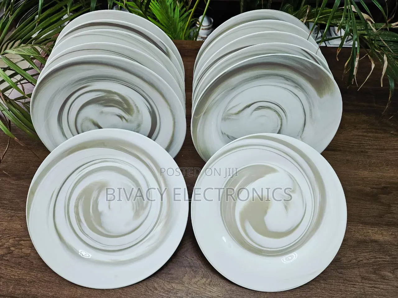 High Quality Beautiful Ceramic Dinner Set in Stock