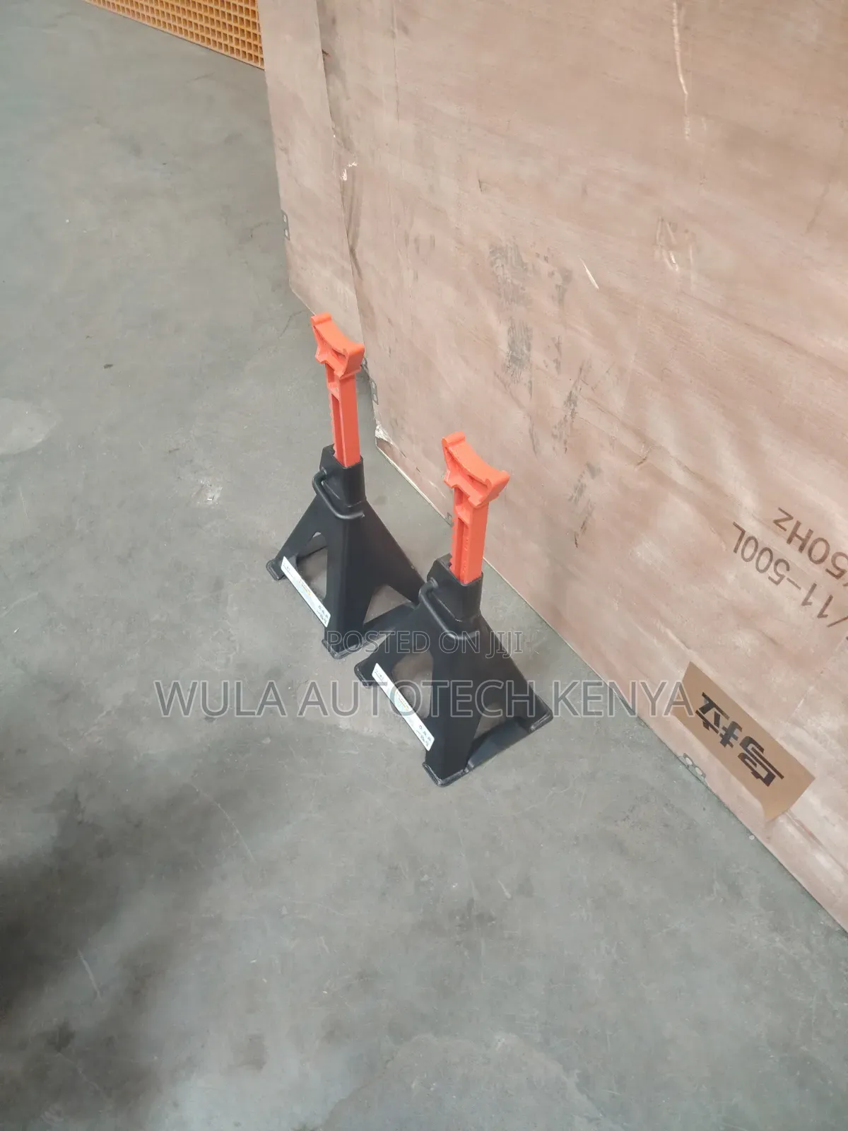 Suitable for Cars and SUVs and Light Commercial Vehicles Safe Stands