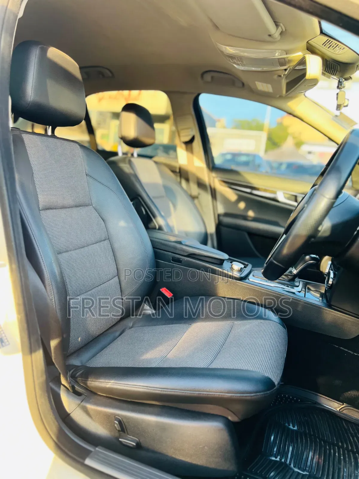 Mercedes-Benz C200 2011 White
