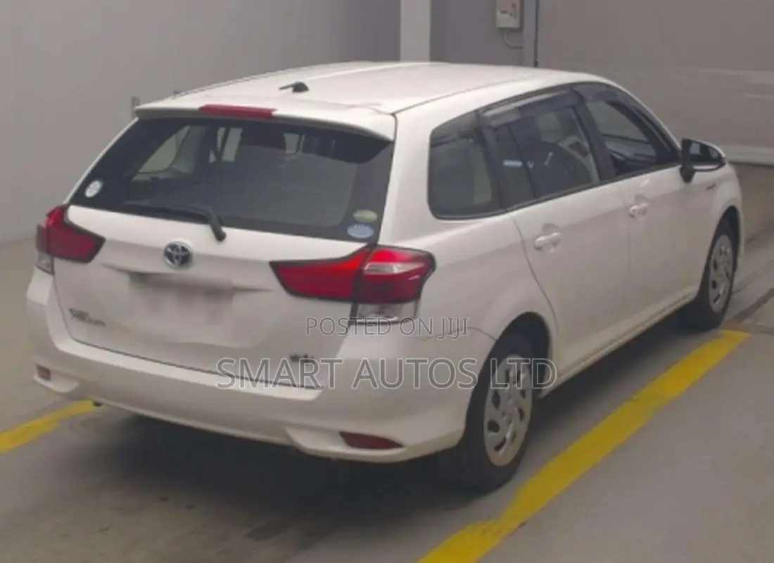 Toyota Corolla Fielder 1.5 Hybrid FWD 2020 Pearl