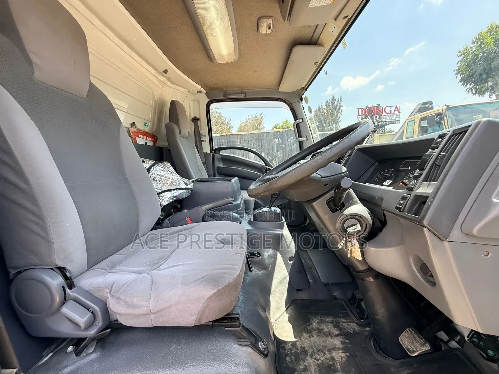 Isuzu Elf 4000cc Auto 2018