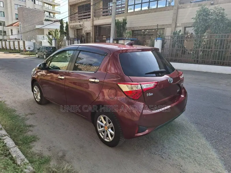 Toyota Vitz 1.5 FWD Hybrid 5dr 2019 Red