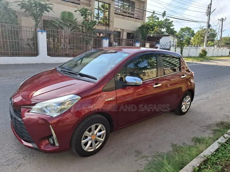 Toyota Vitz 1.5 FWD Hybrid 5dr 2019 Red