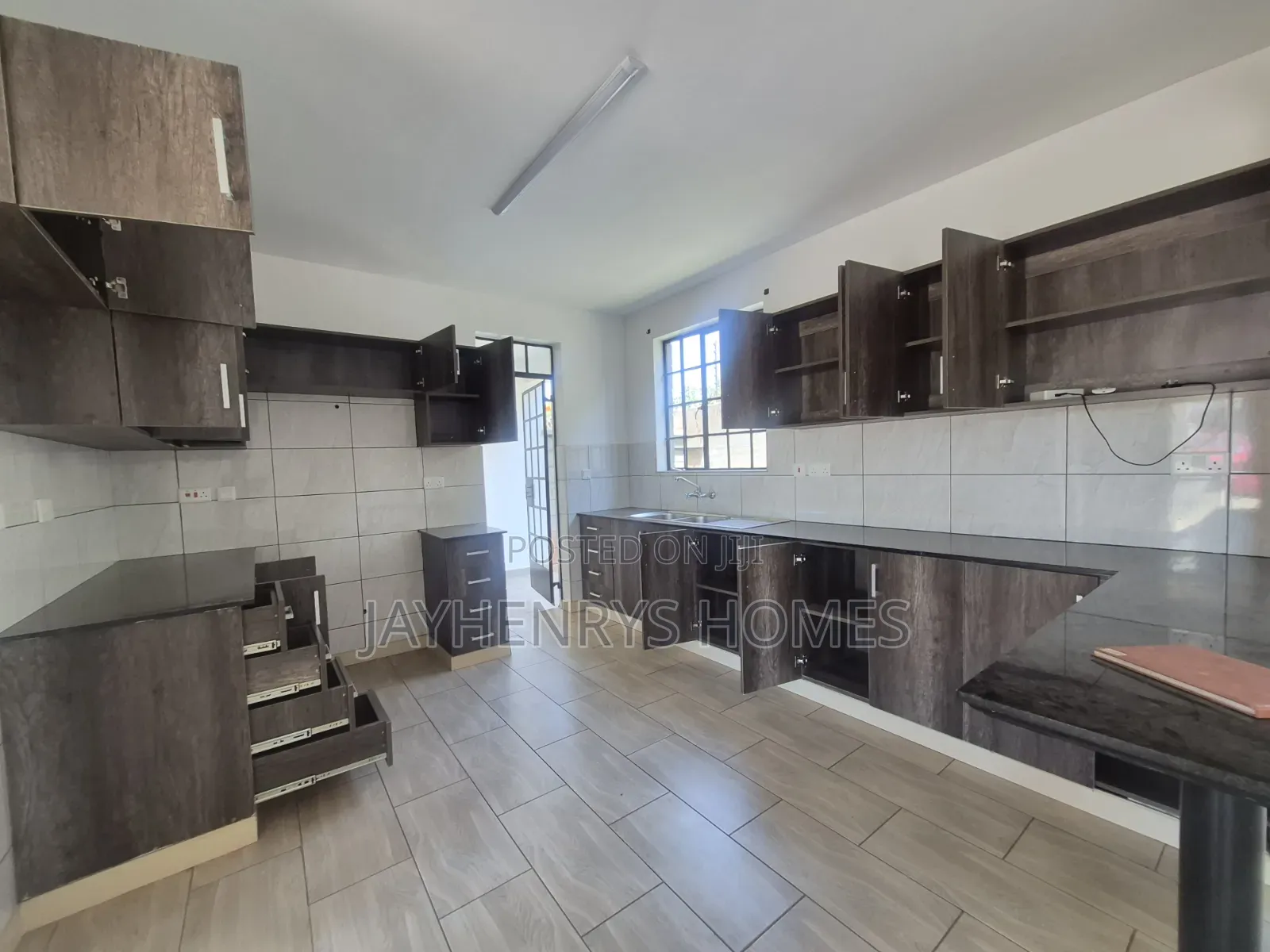 4bdrm House in Kwa Kairu for sale