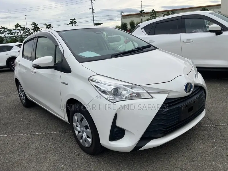Toyota Vitz 1.5 FWD Hybrid 5dr 2019 White
