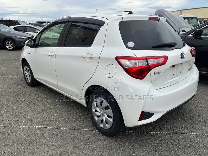 Toyota Vitz 1.5 FWD Hybrid 5dr 2019 White