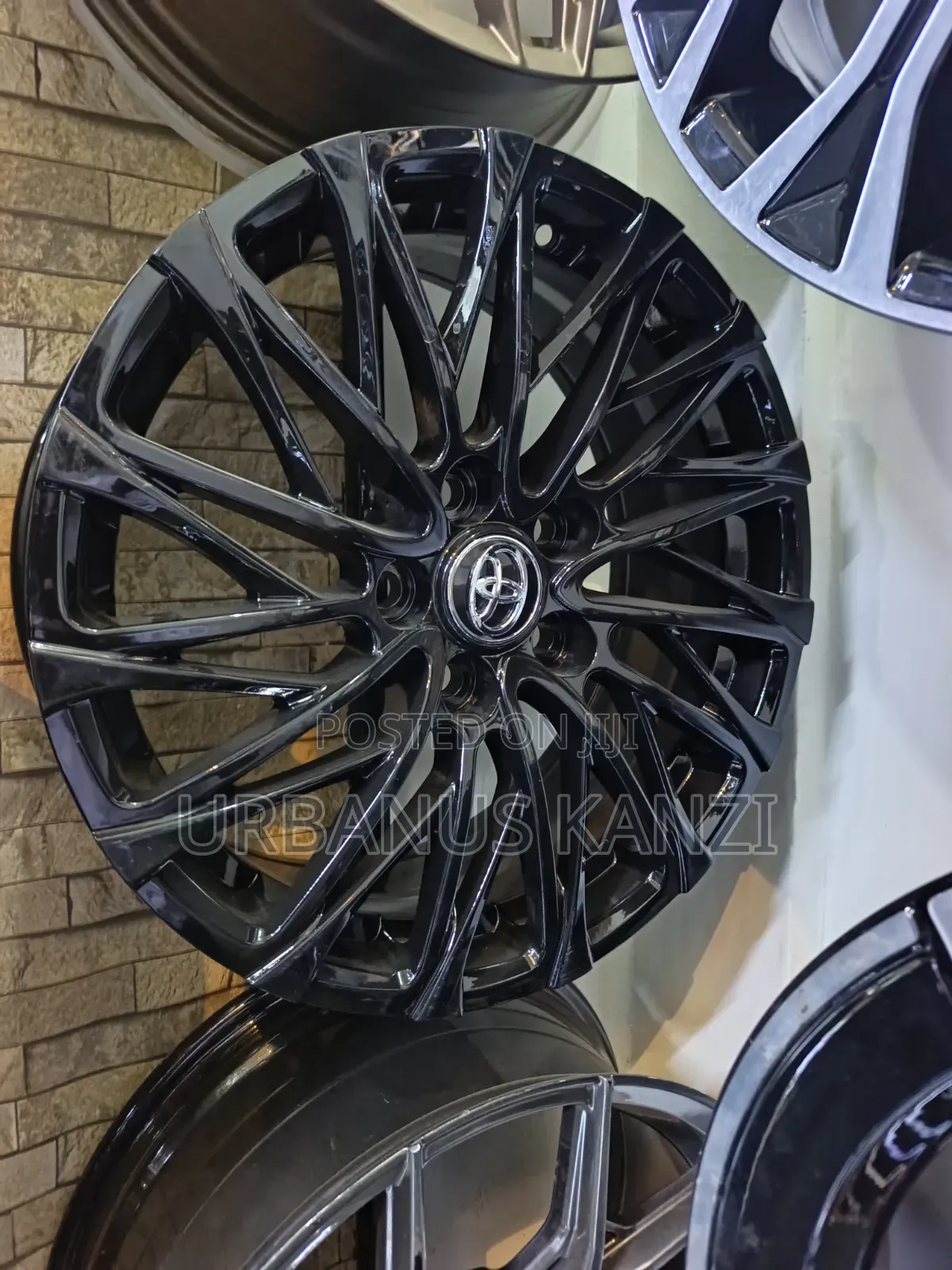 Crown Size 17  5×114 Alloy Wheels