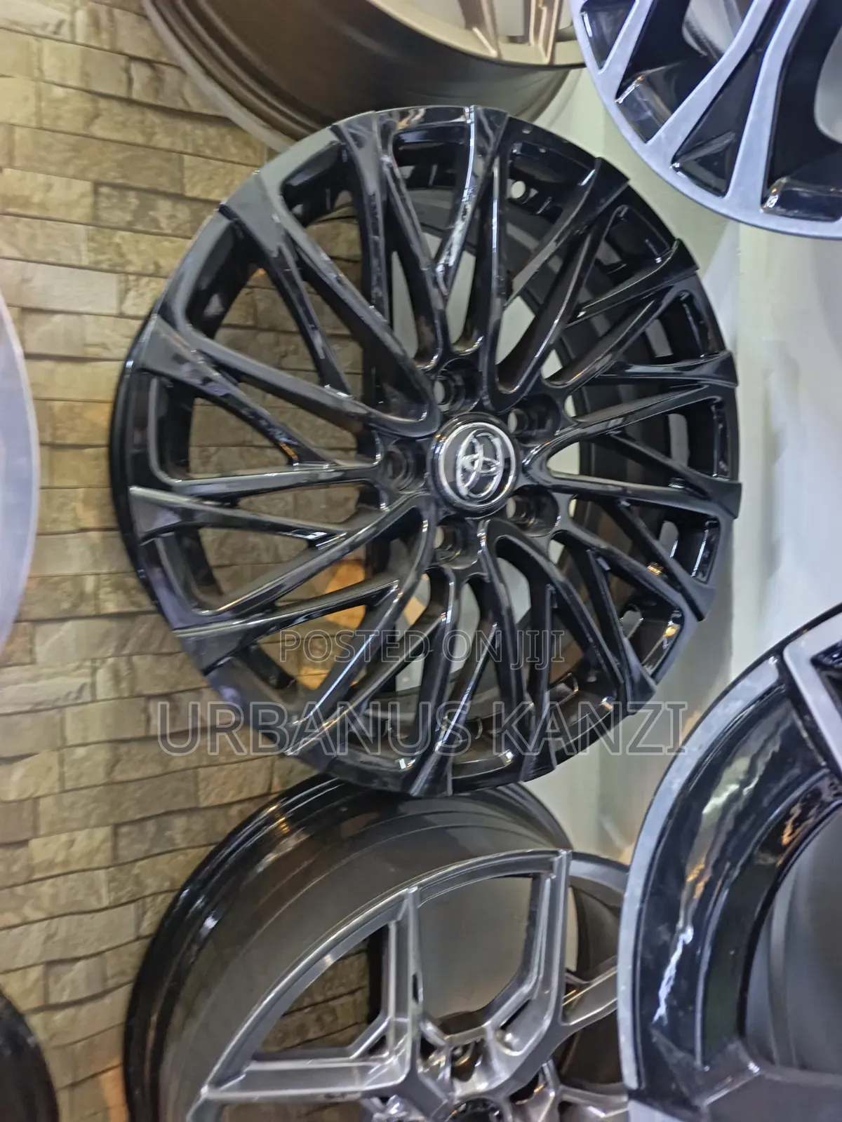 Crown Size 17  5×114 Alloy Wheels