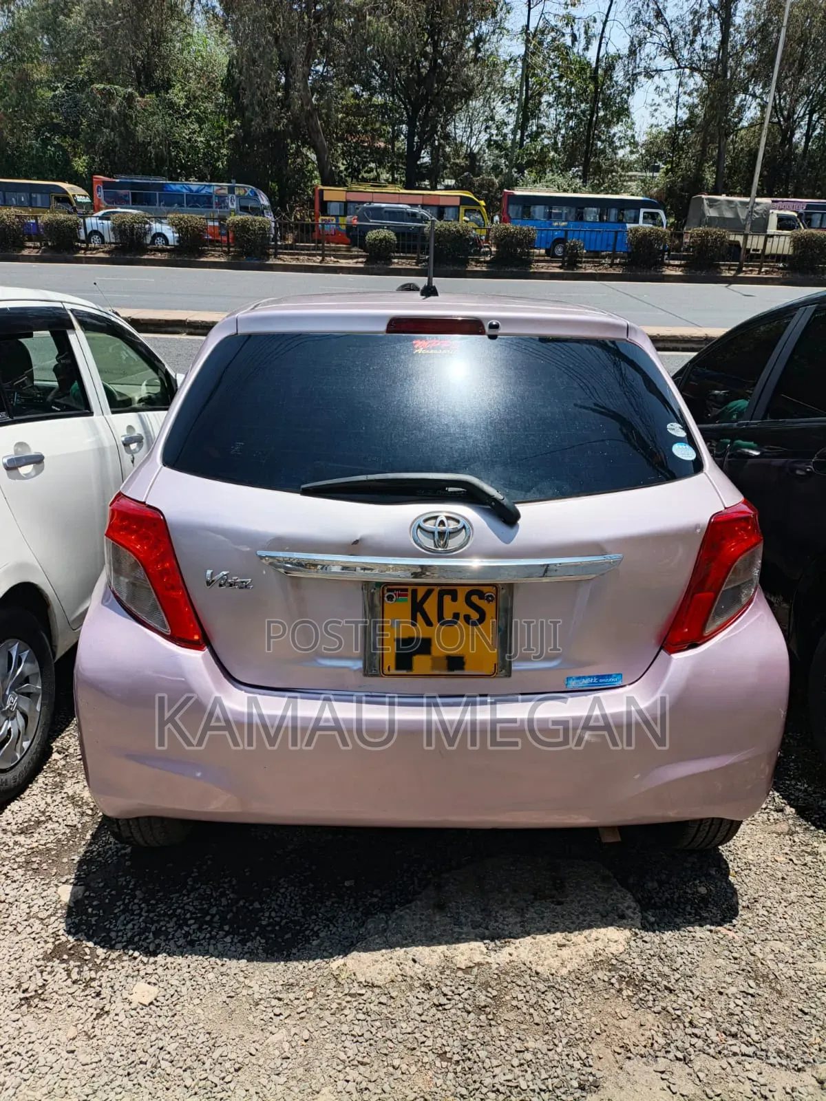 Toyota Vitz 2011 Pink