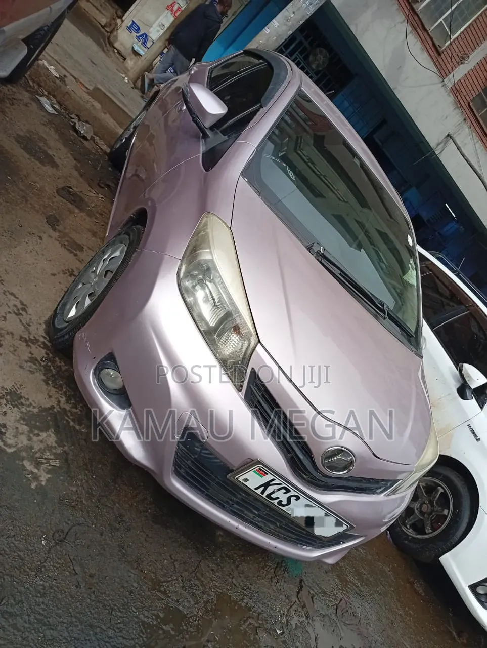Toyota Vitz 2011 Pink