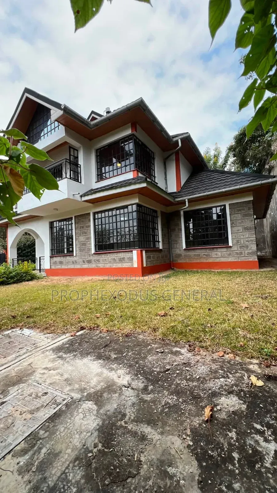 4bdrm Mansion in Rimpa for sale