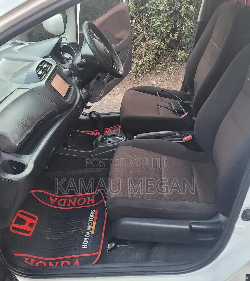 Honda Fit Shuttle 2014 Off white