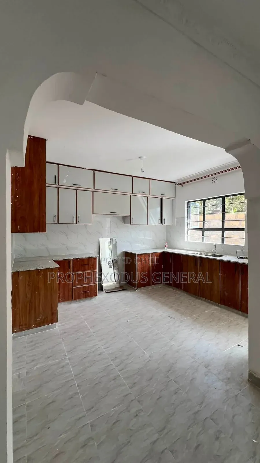 4bdrm Bungalow in Matasia for sale