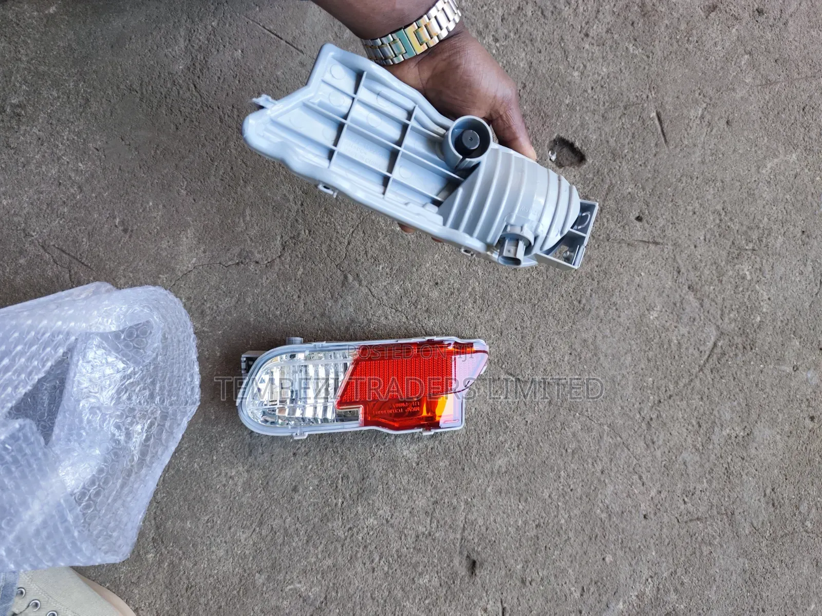 Toyota Caldina Rear Bumper Reflectors