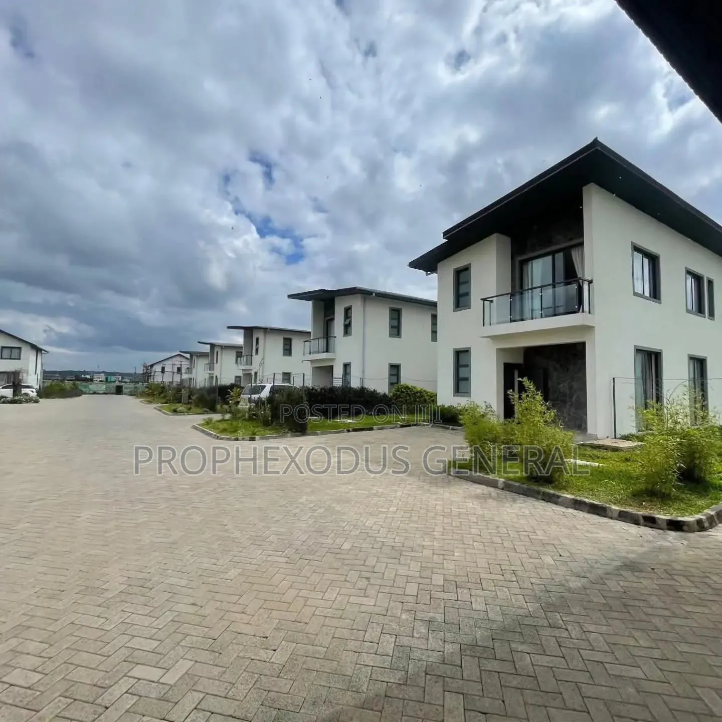 4bdrm Maisonette in Maasai Lodge for sale