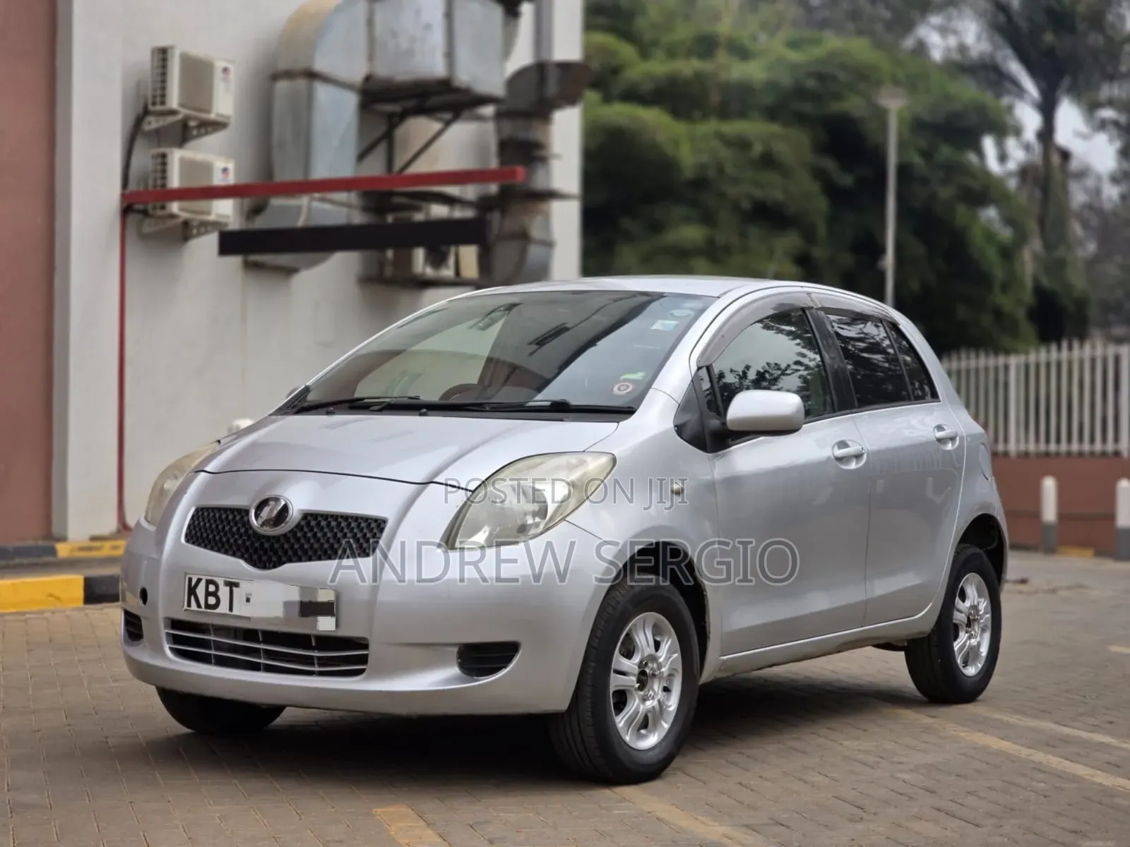 Toyota Vitz 2005 Silver