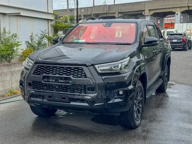 Toyota Hilux 2022 Black