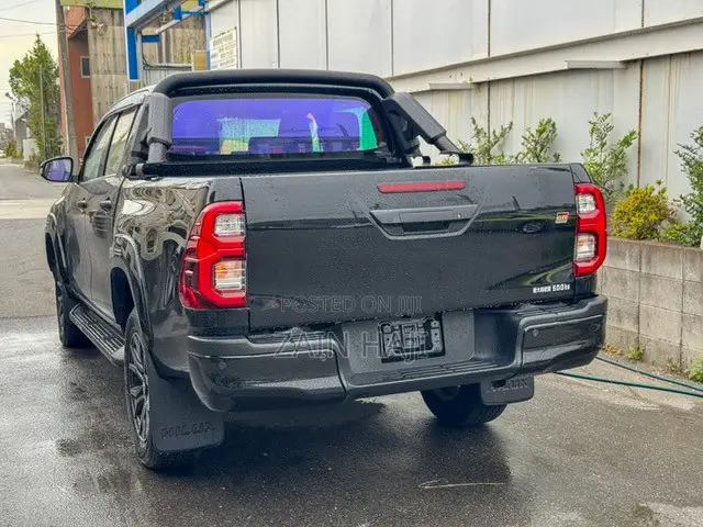 Toyota Hilux 2022 Black